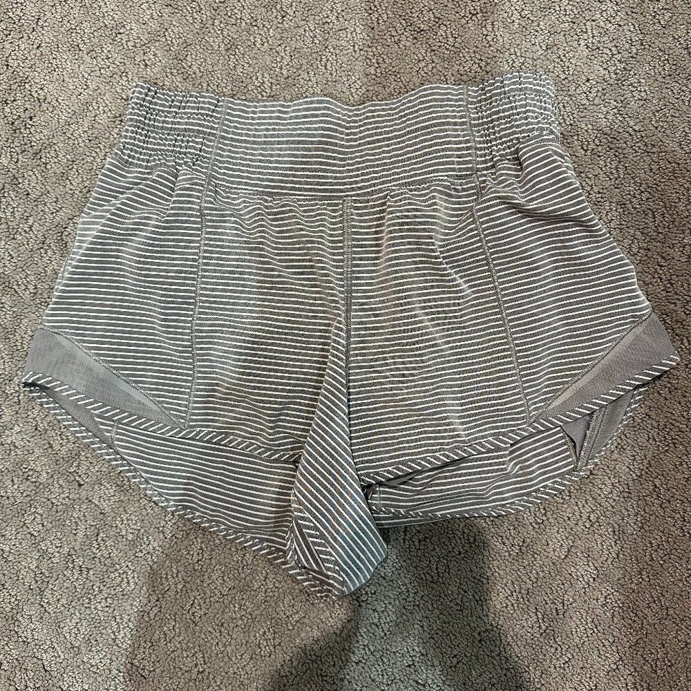 Lululemon Hotty Hot High-Rise Lined Short 2.5"